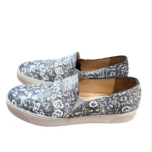 Stuart Weitzman Slip-On Shoe 9.5M Leather Snake Print